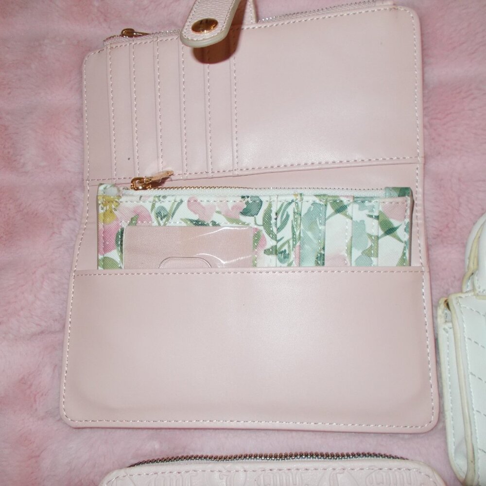 Misc Wallets And Keychains - Picture 4 of 5